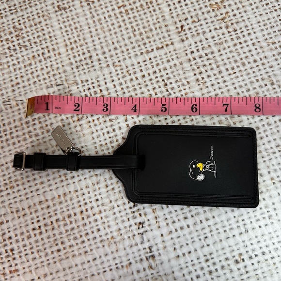 Coach Peanuts Snoopy Woodstock hug black leather luggage tag with silver hw - Picture 7 of 8